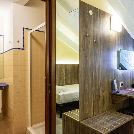 Hotel Urbani 3*