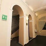 Urbani Отель