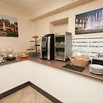 Отель Urbani 3*