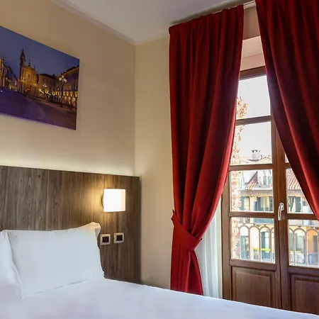 Hotel Urbani 3*