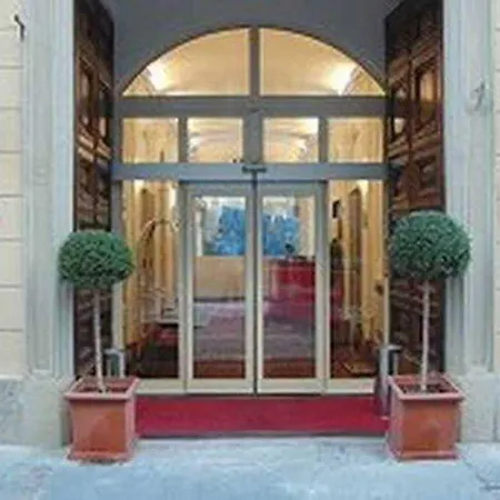 Hotel Urbani 3*