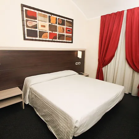 Hotell Urbani 3*