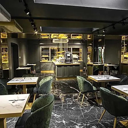 Urbani Hotel 3*