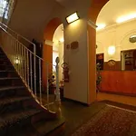 Hotel Urbani 3*
